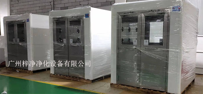 在潔凈室領(lǐng)域，風(fēng)淋室作為一種關(guān)鍵的空氣凈化設(shè)備